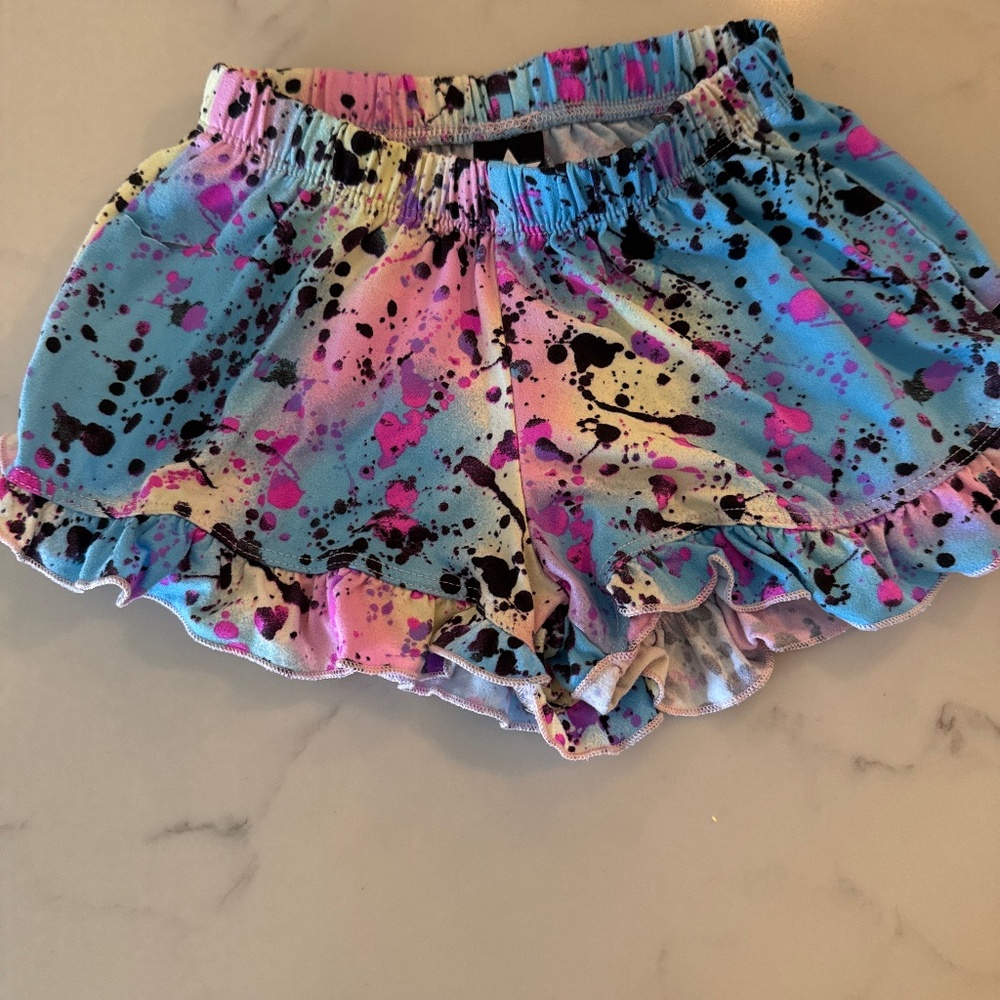 Ruffle shorts by Pixielane